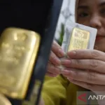 Harga Emas Antam Meroket,…