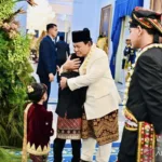 Presiden Prabowo Peluk Jan…